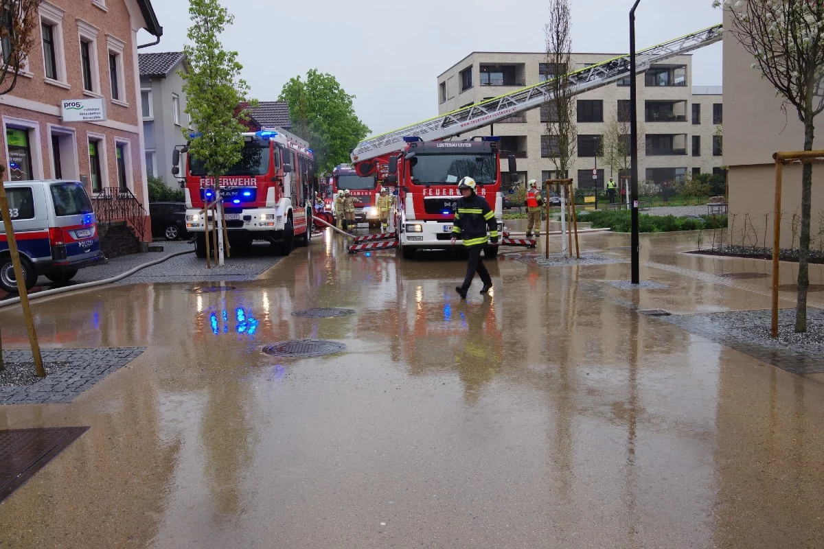 Lustenau / Kirchdorf - Mittelschule wegen Brand evakuiert