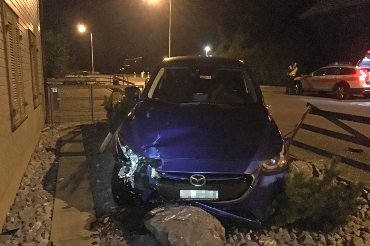Lengwil TG -  Unter Alkoholeinfluss Unfall gebaut