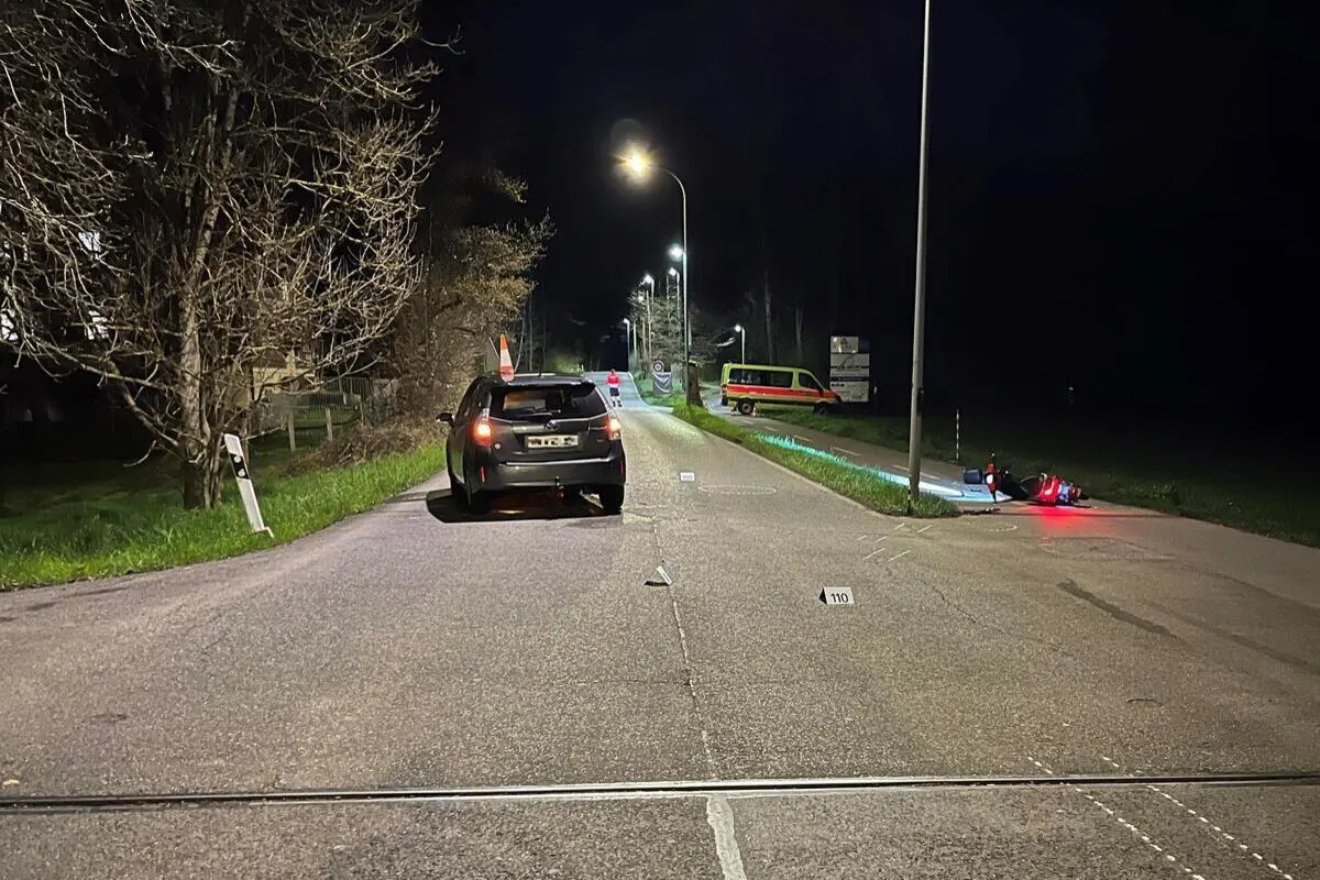 Dübendorf ZH - 16-Jähriger bei Unfall schwer verletzt