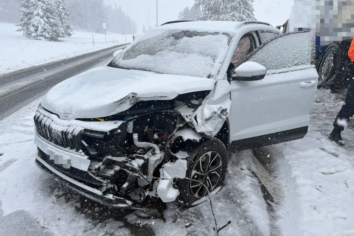 Kanton St.Gallen – Zahlreiche Unfälle auf winterlichen Strassen