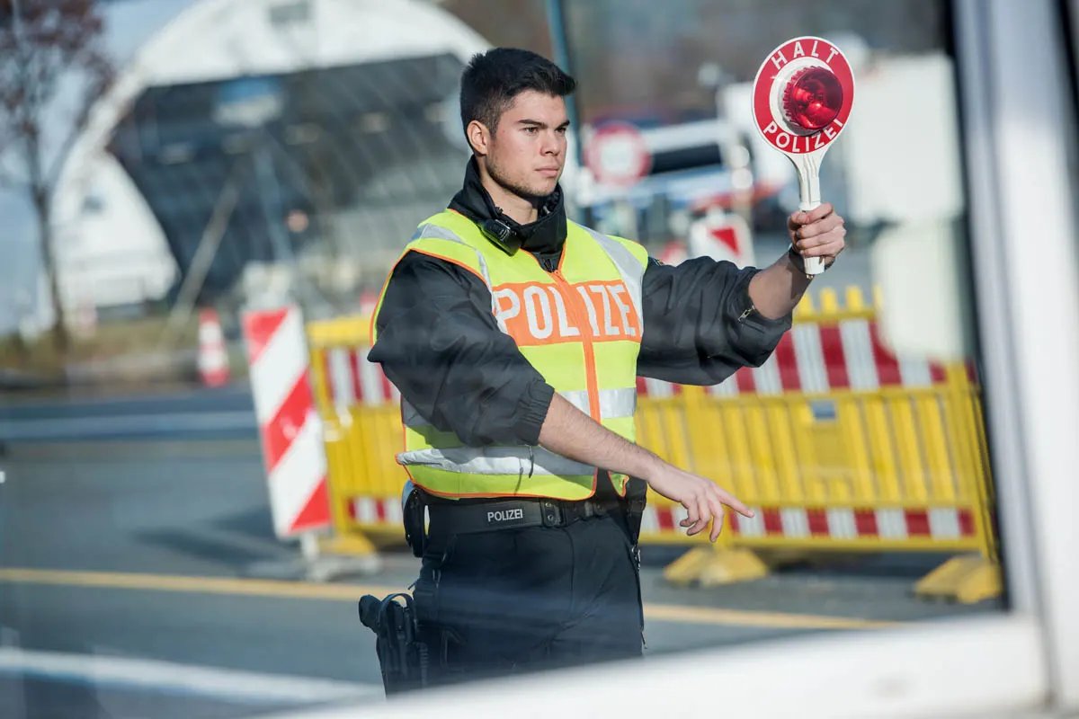Kiefersfelden - Gefälschter Arbeitsvertrag - Albaner muss umkehren
