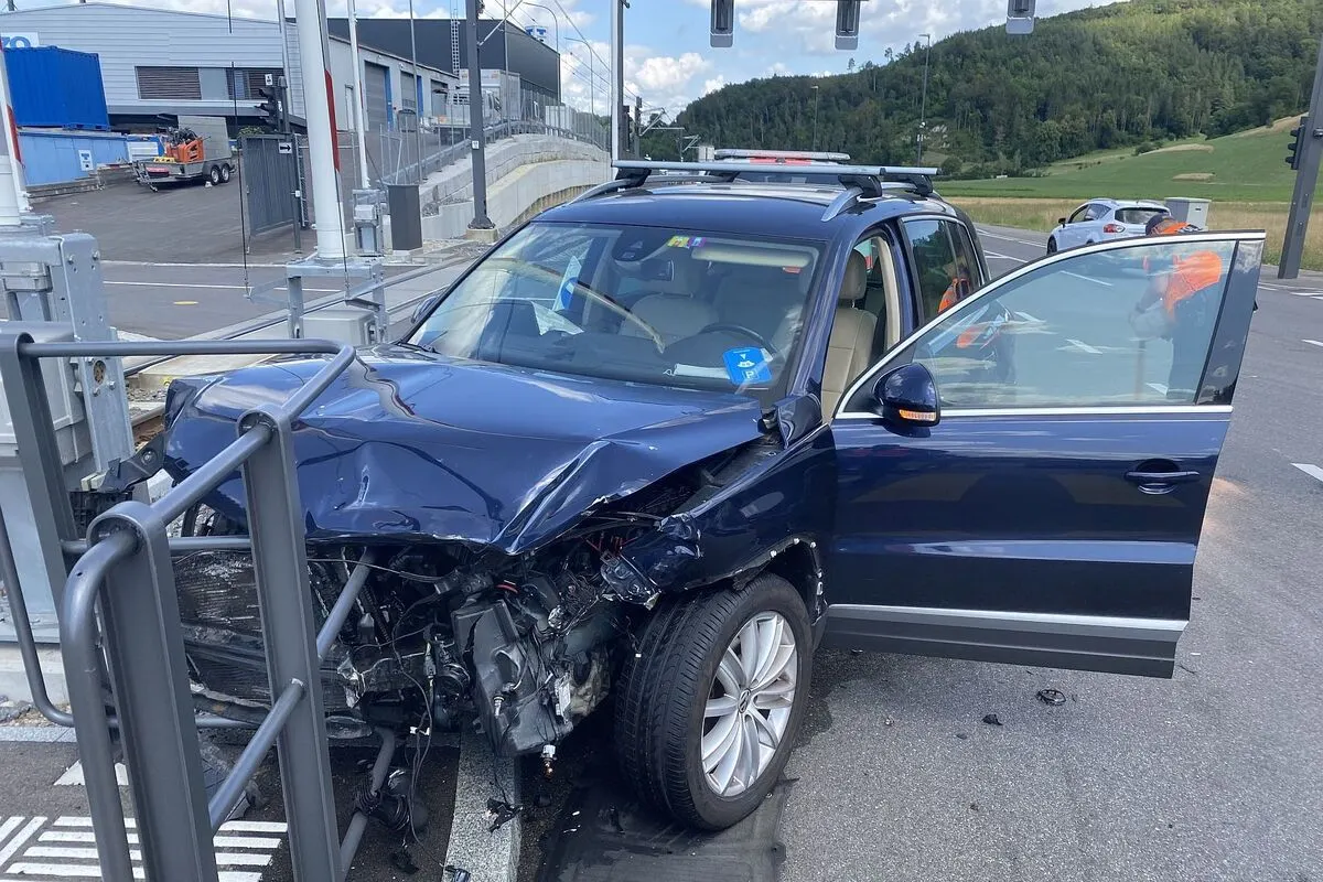 Bubendorf BL - 70-jähriger Autofahrer nach Unfall verletzt