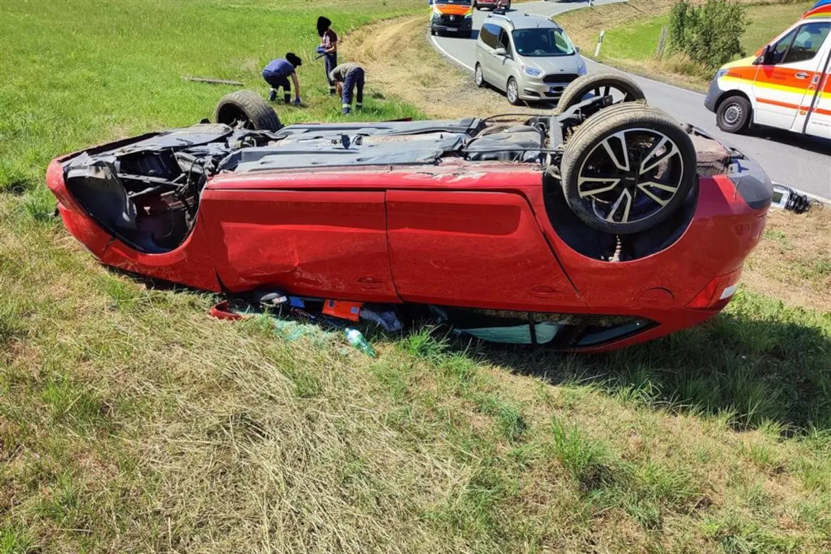 Rockenhausen – Aufgrund überhöhter Geschwindigkeit mit dem Auto überschlagen