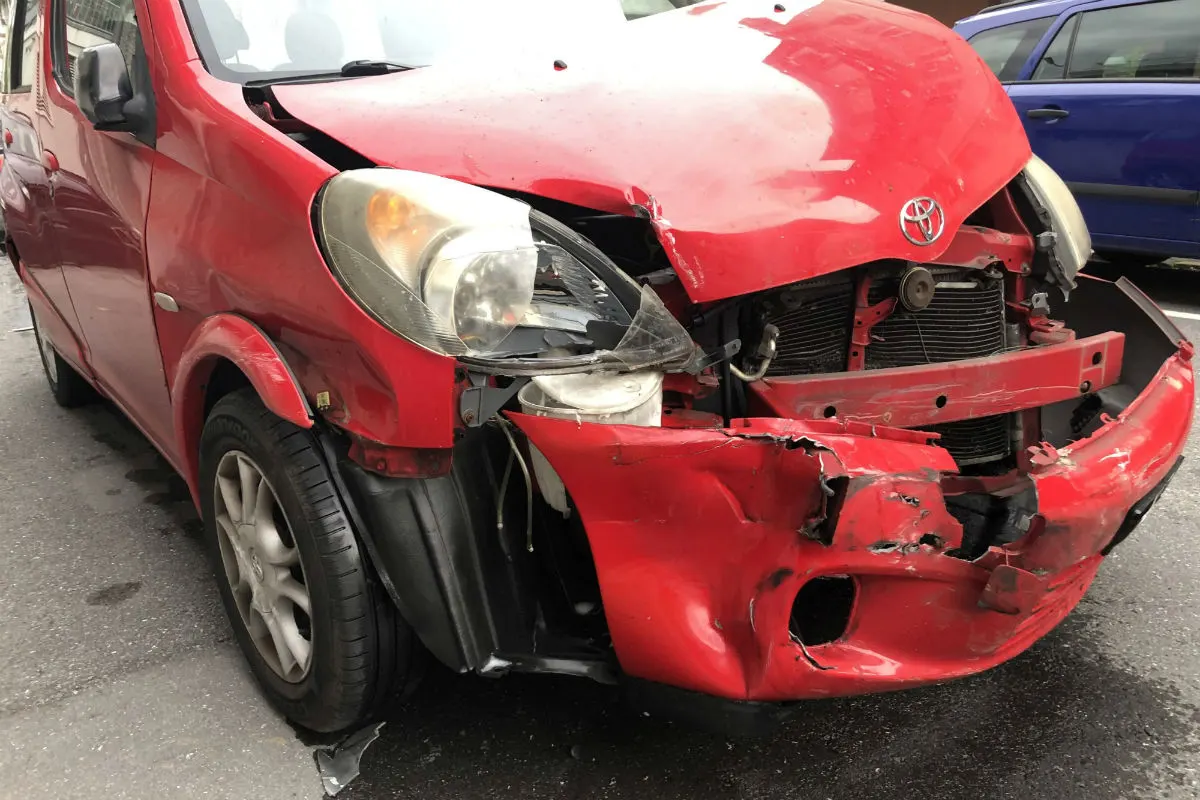 Glarus GL - Kollision zwischen zwei Autos