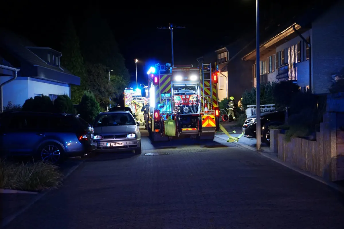 Brand in Ratingen – Trockner geht in Flammen auf – Junge Familie durch Rauchmelder gewarnt