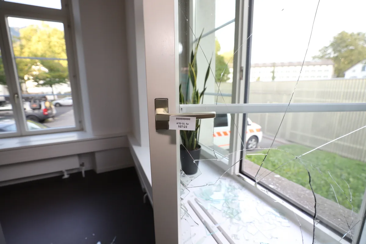 Ziegelbrücke GL - Einbruch in ein Bürogebäude