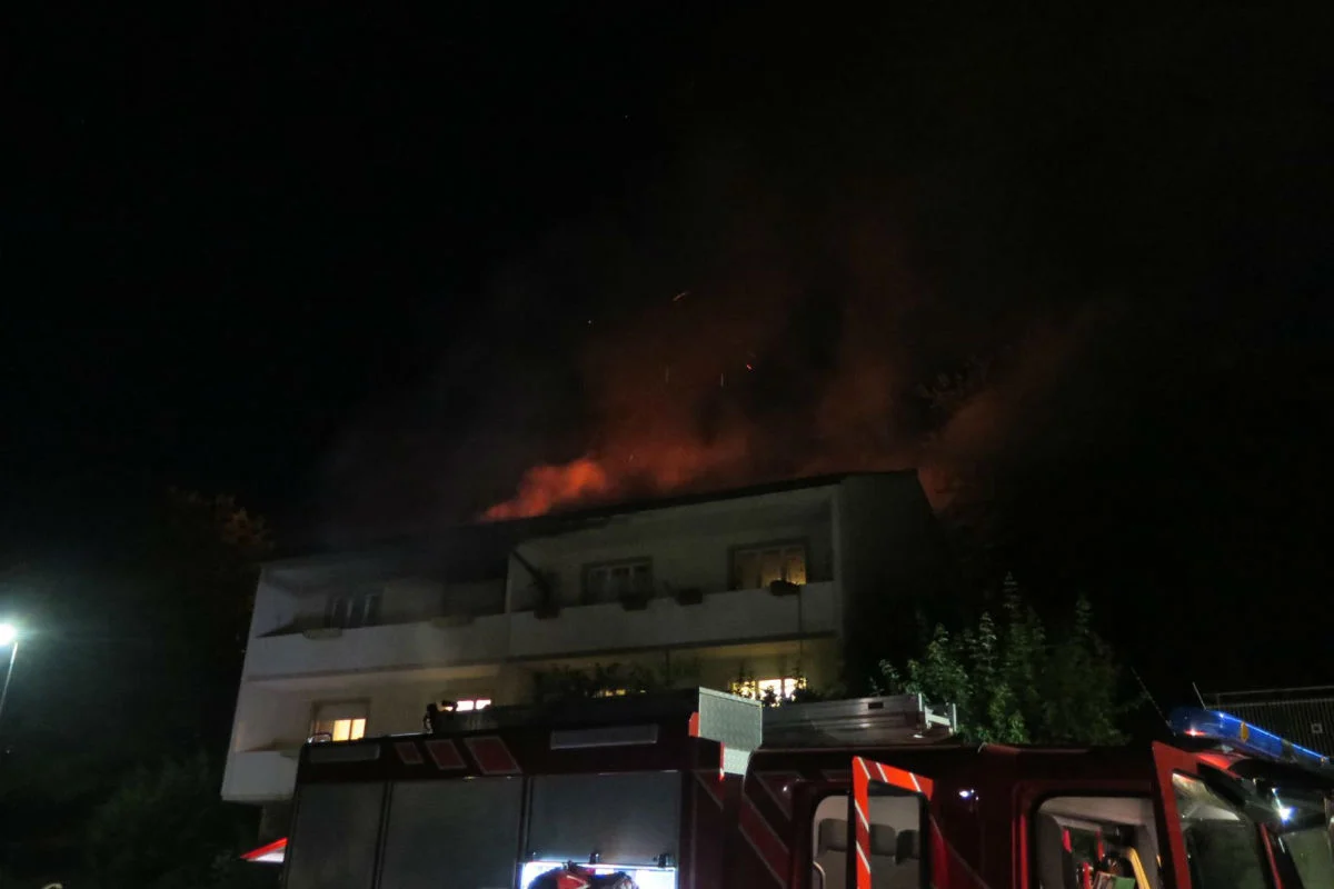 Oberwil BL - Brandfall erfordert Feuerwehreinsatz