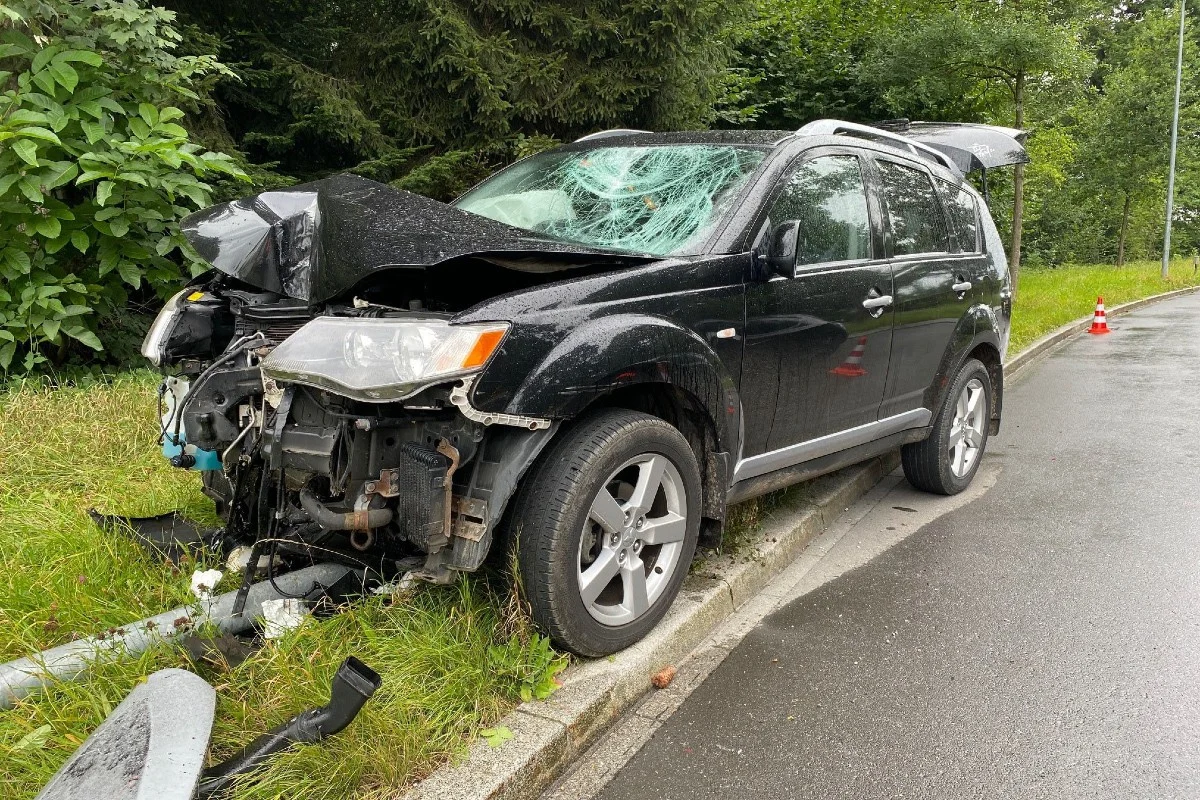 Zeugenaufruf aus Cham ZG - Strassenlaterne umgefahren 