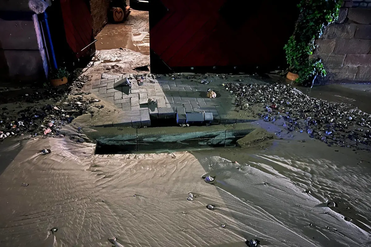 Haßloch – Bürgersteig durch Wasserrohrbruch aufgebrochen