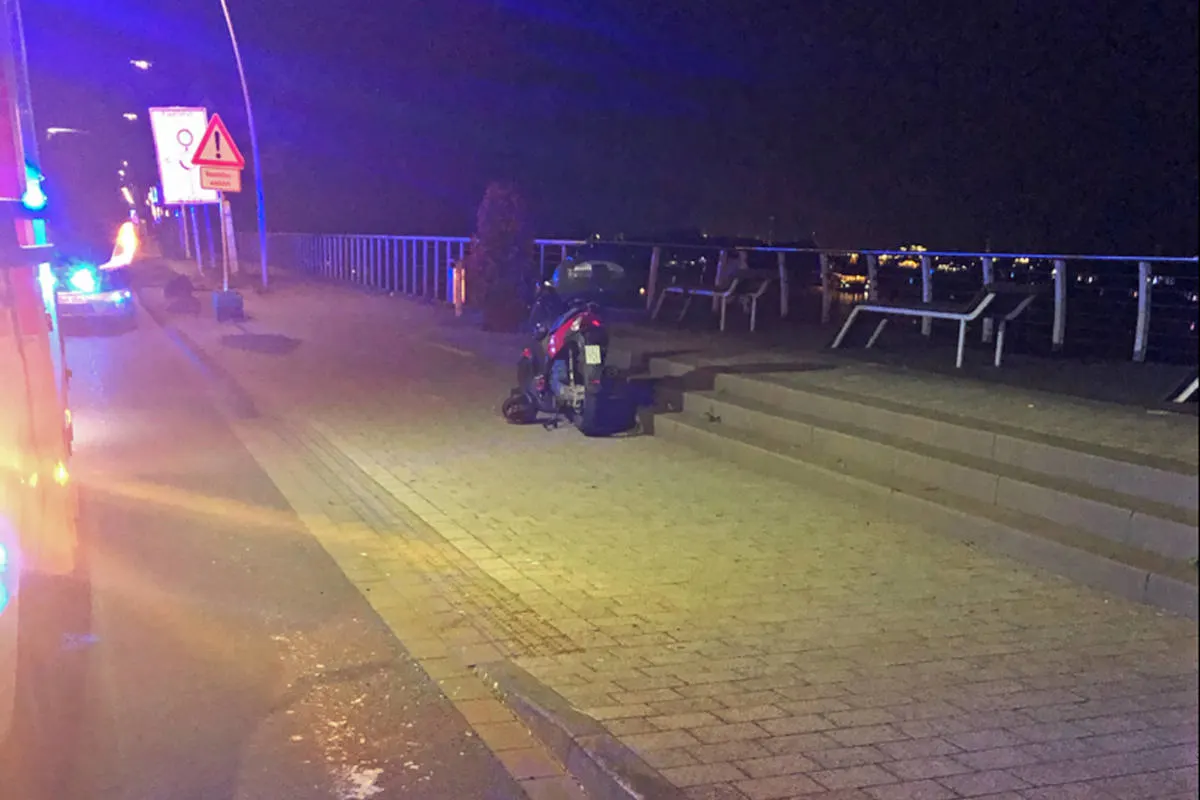 Monheim am Rhein – Mopedfahrer stürzt bei Alleinunfall