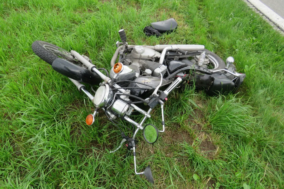 Auw AG - Qualmendes Auto sorgt für Unfall