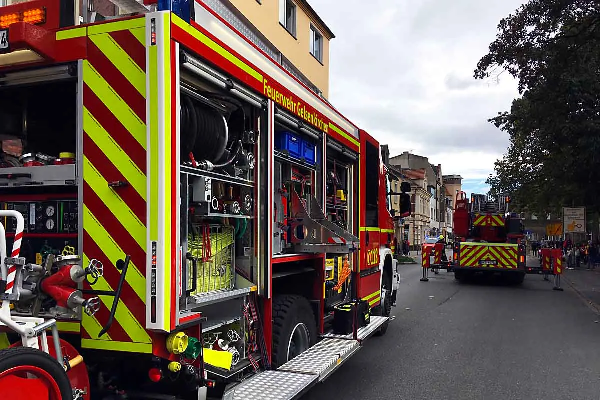 Gelsenkirchen-Ückendorf - Küchenbrand fordert zwei verletzte Personen