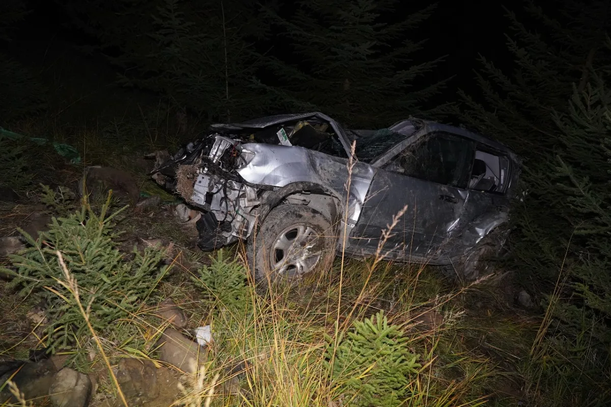 Einsatz der Rega in Bürglen UR - Fahrzeug kommt von Strasse ab und überschlägt sich