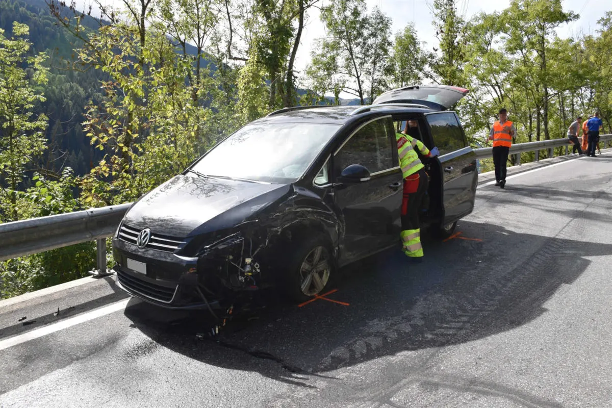 Danis GR - Drei Personen bei Kollision verletzt
