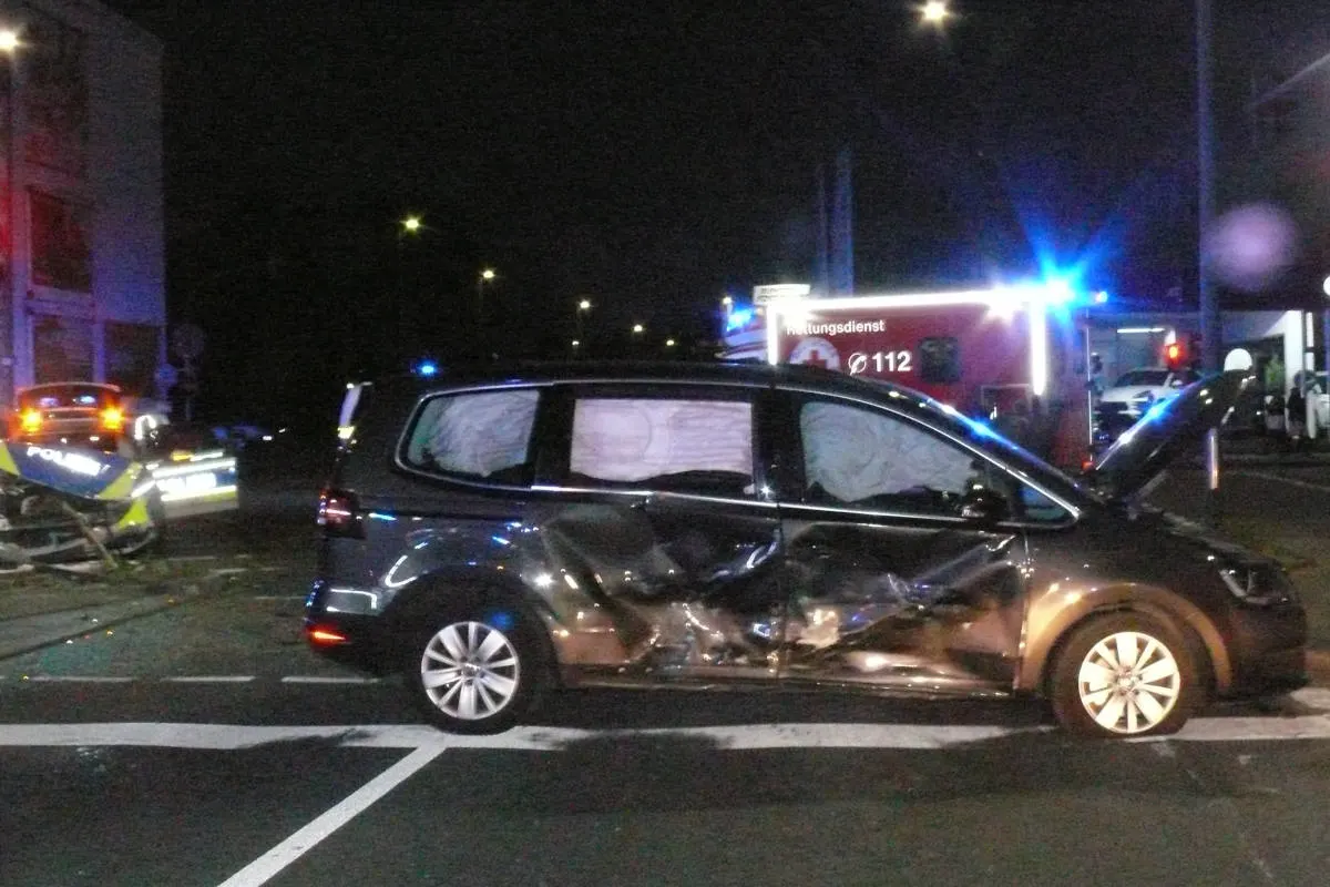 Verkehrsunfall mit Streifenwagen