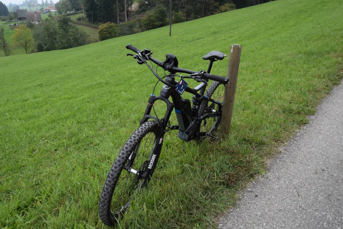 Teufen AR - Selbstunfall mit Elektrofahrrad