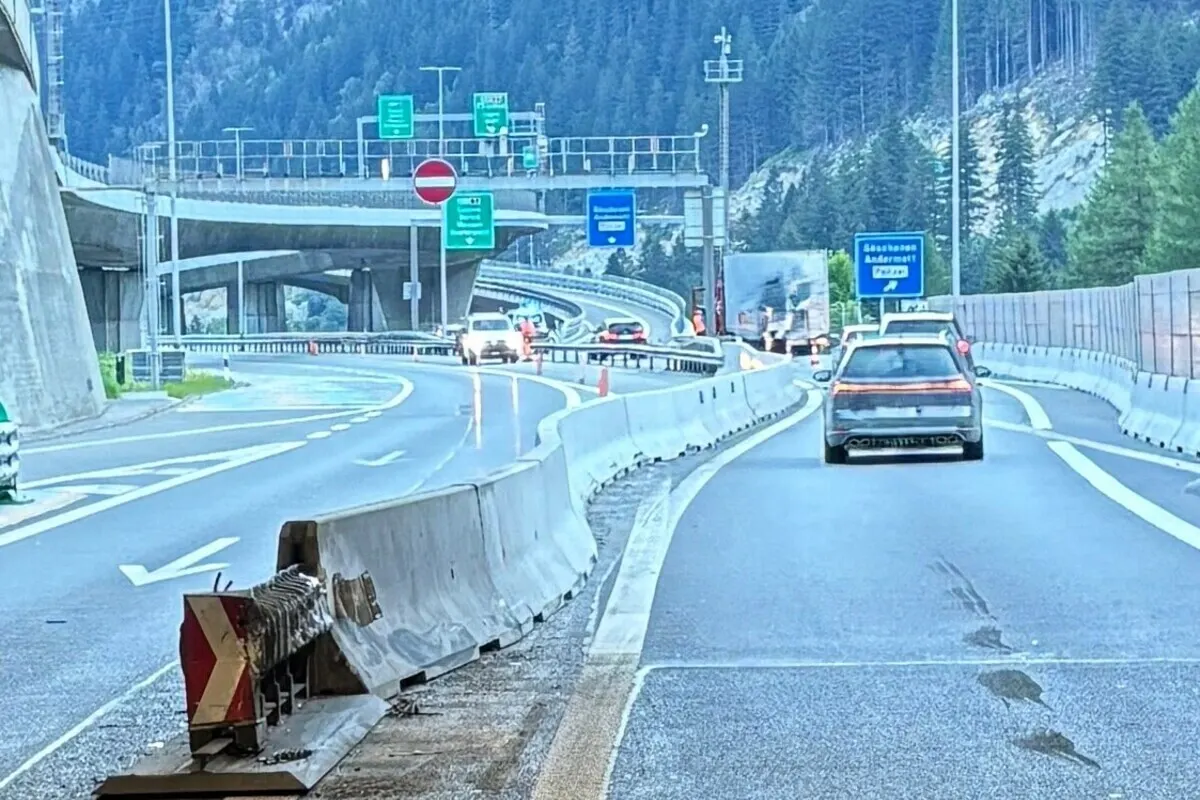 Göschenen UR/A2 - Gotthardstrassentunnel nach Unfall gesperrt