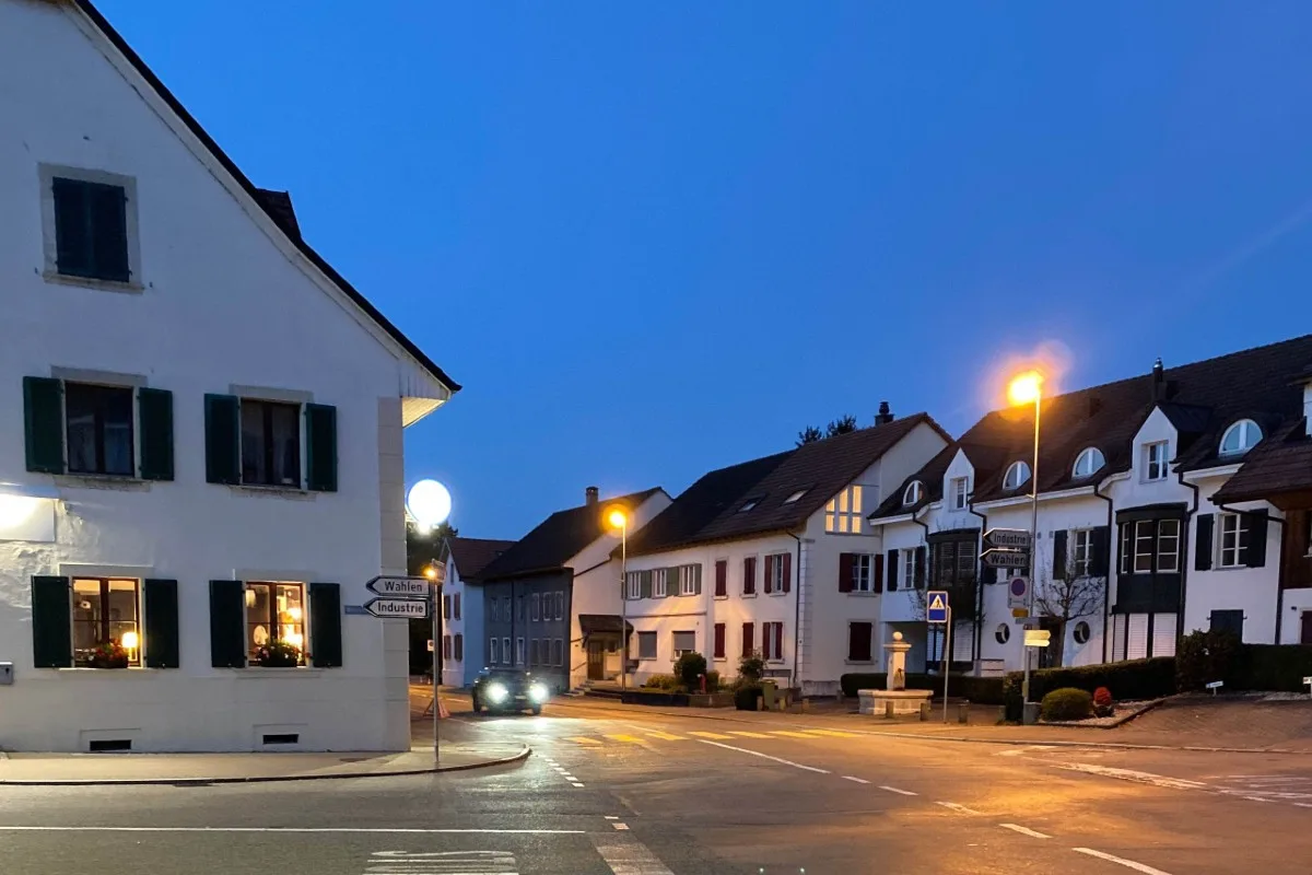 Büsserach SO - Motorradlenker kollidiert mit Fussgänger
