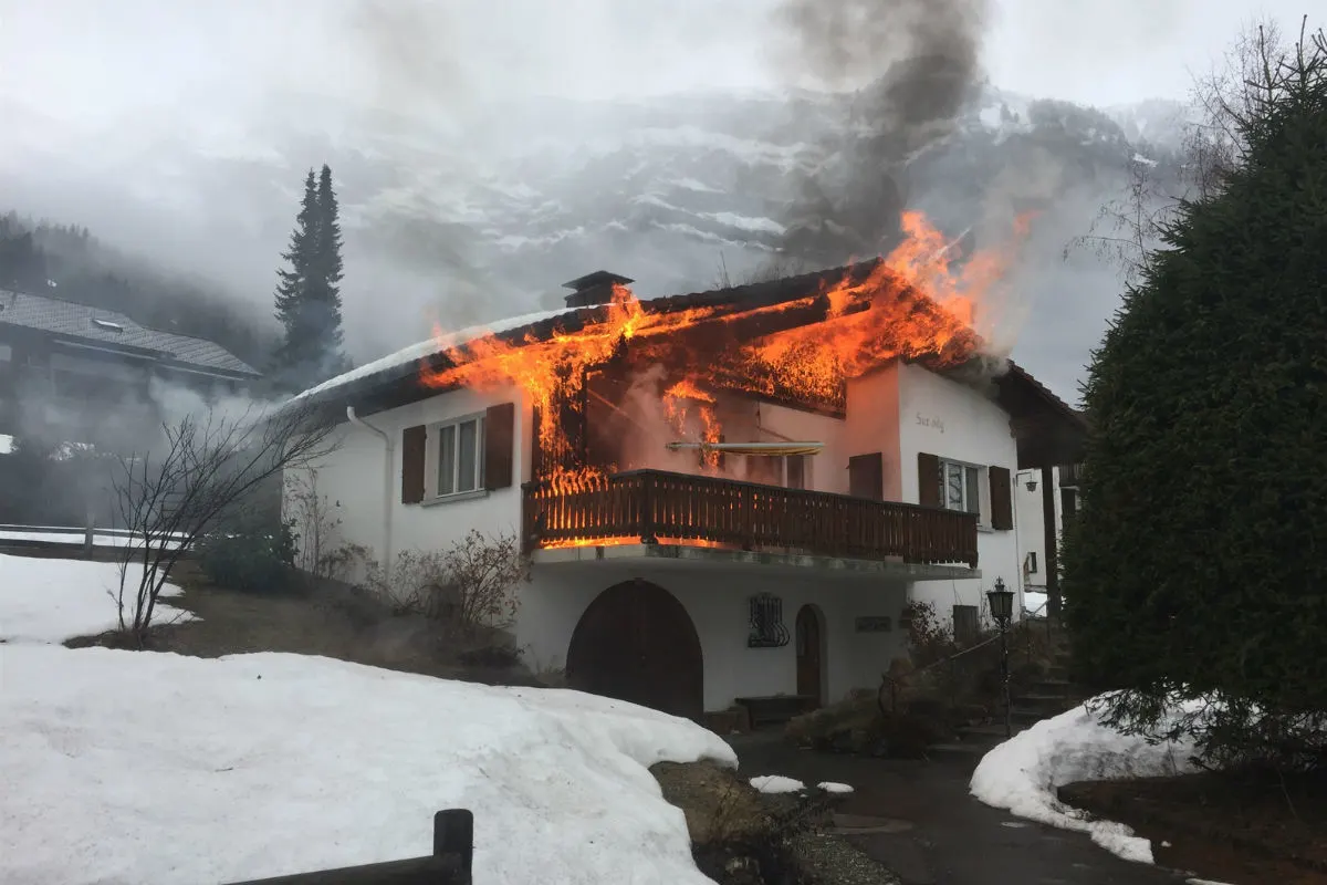 Flims GR - Feuer in Ferienhaus ausgebrochen