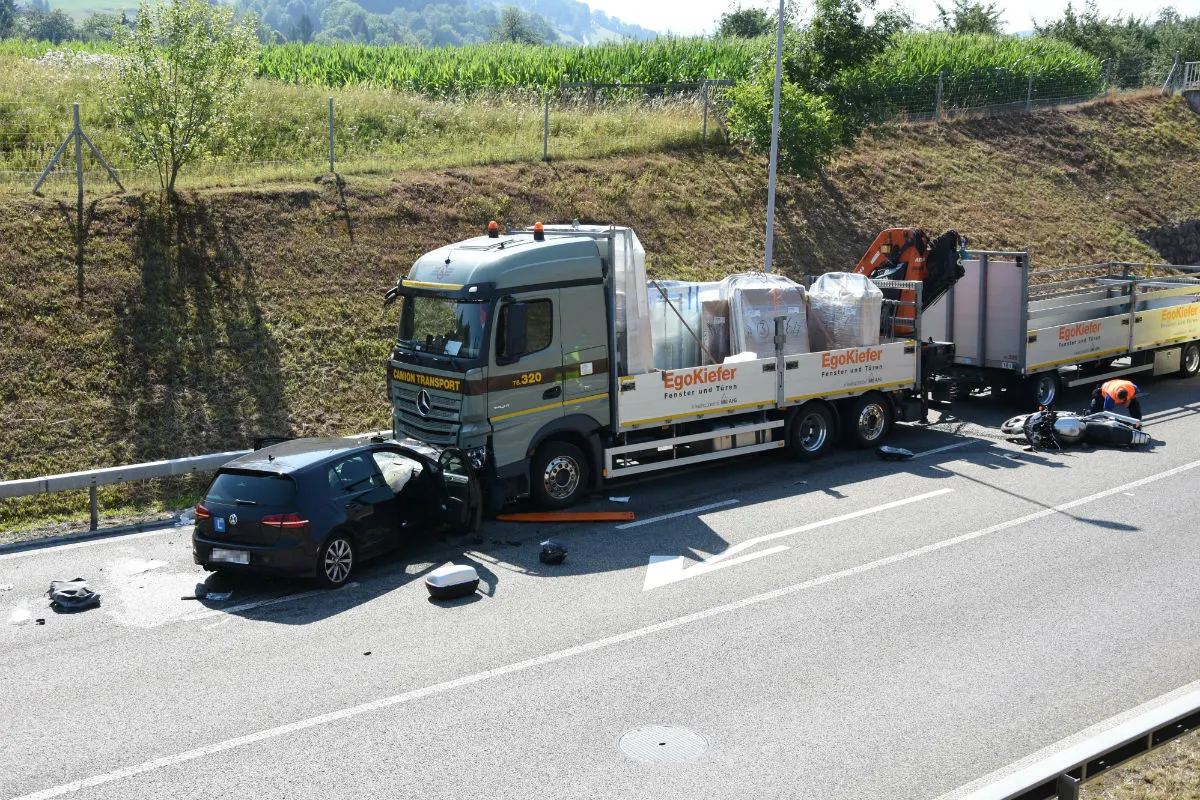 Bazenheid SG - Schwerer Unfall fordert drei Verletzte