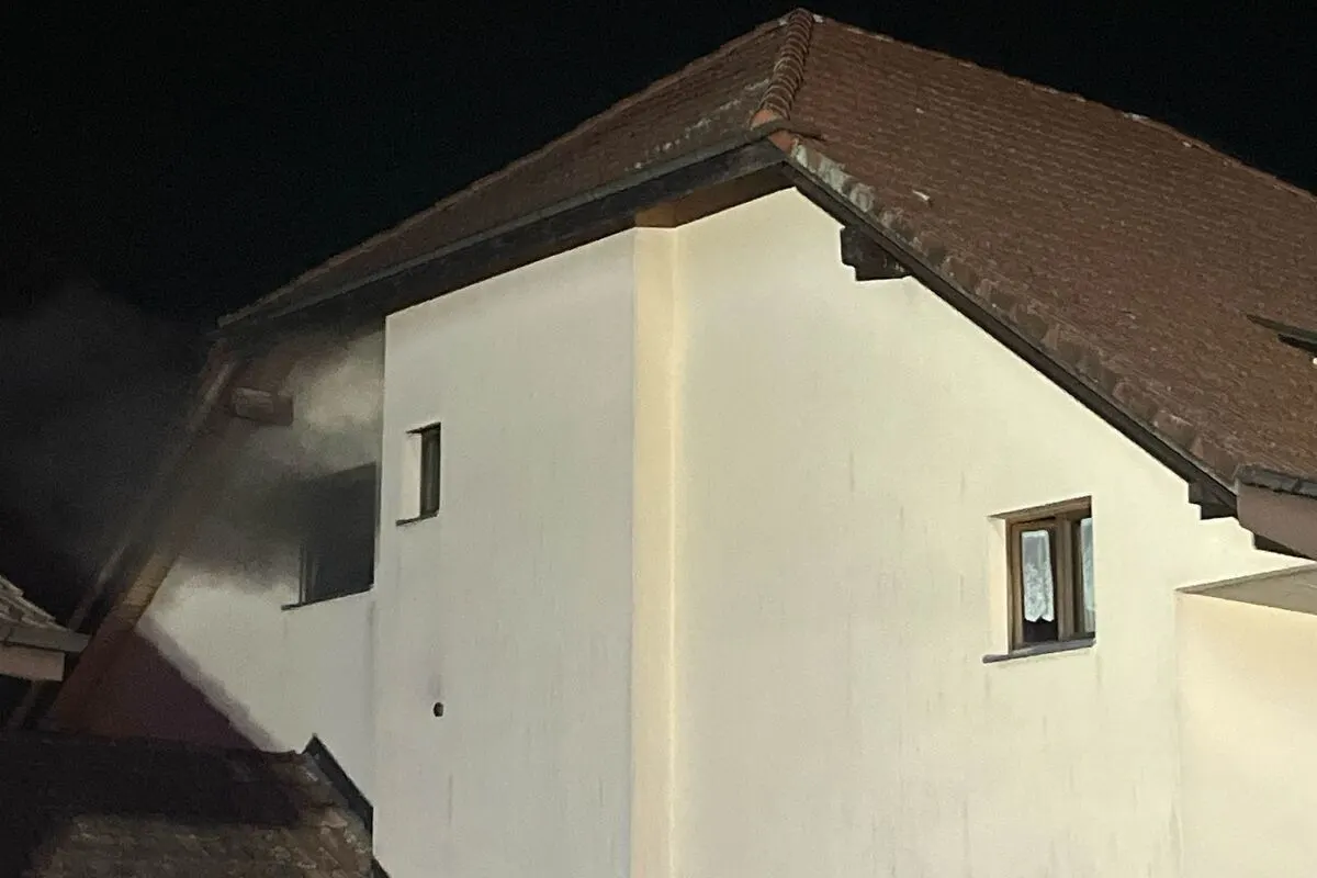 Dulliken SO - Brand in einer Dachstockwohnung führt zur Evakuierung von mehreren Menschen 