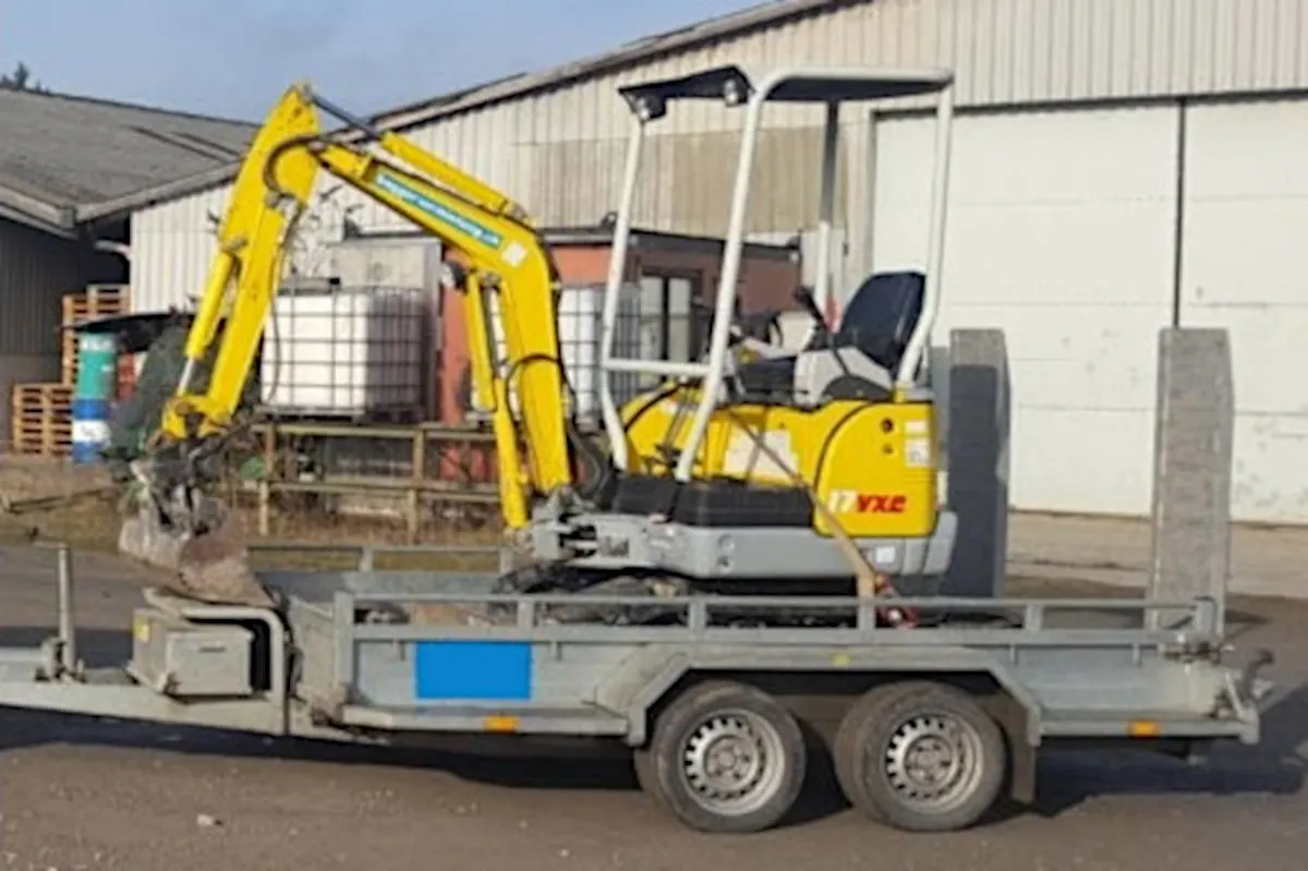 Widnau SG - Anhänger mit Bagger entwendet