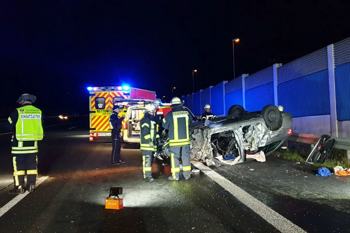 Königswinter - Zwei Verletzte bei schwerem Verkehrsunfall
