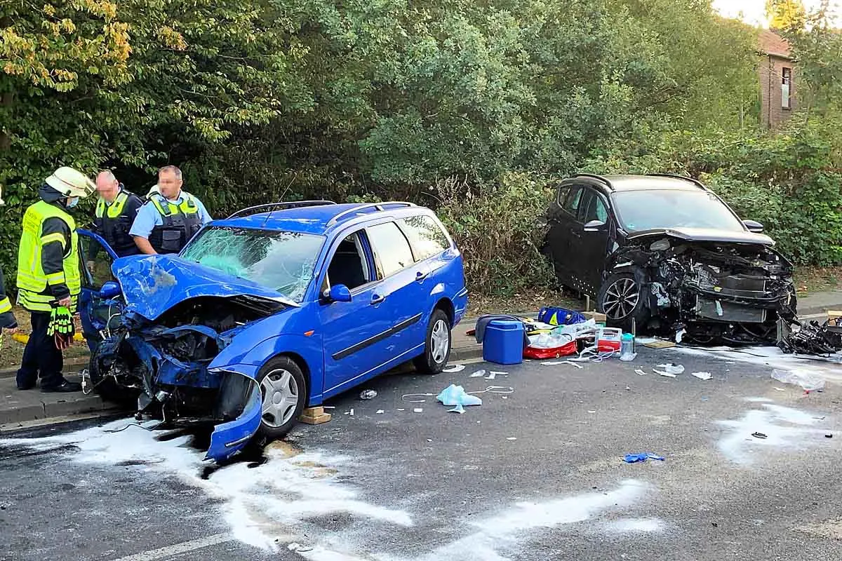 Hückelhoven - Zwei Kleinkinder und drei Erwachsene bei Unfall verletzt