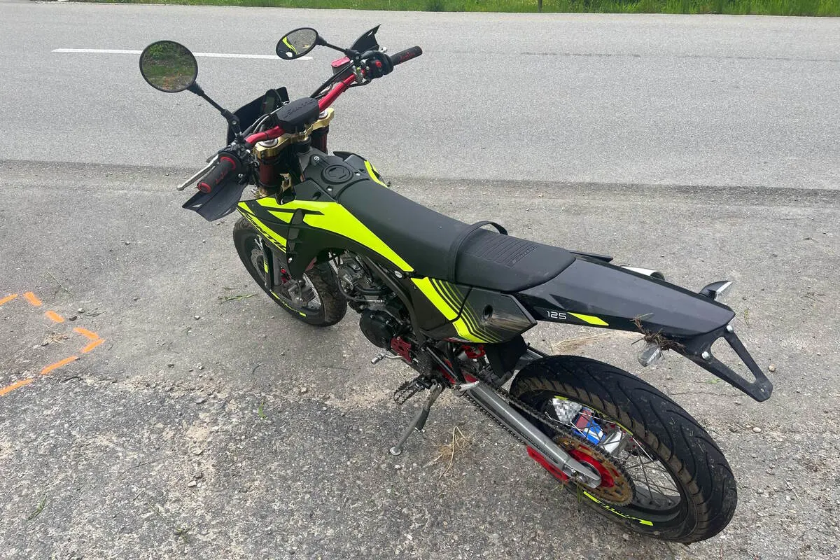 Mühlrüti SG - 17-jähriger Motorradfahrer nach Unfall verletzt 