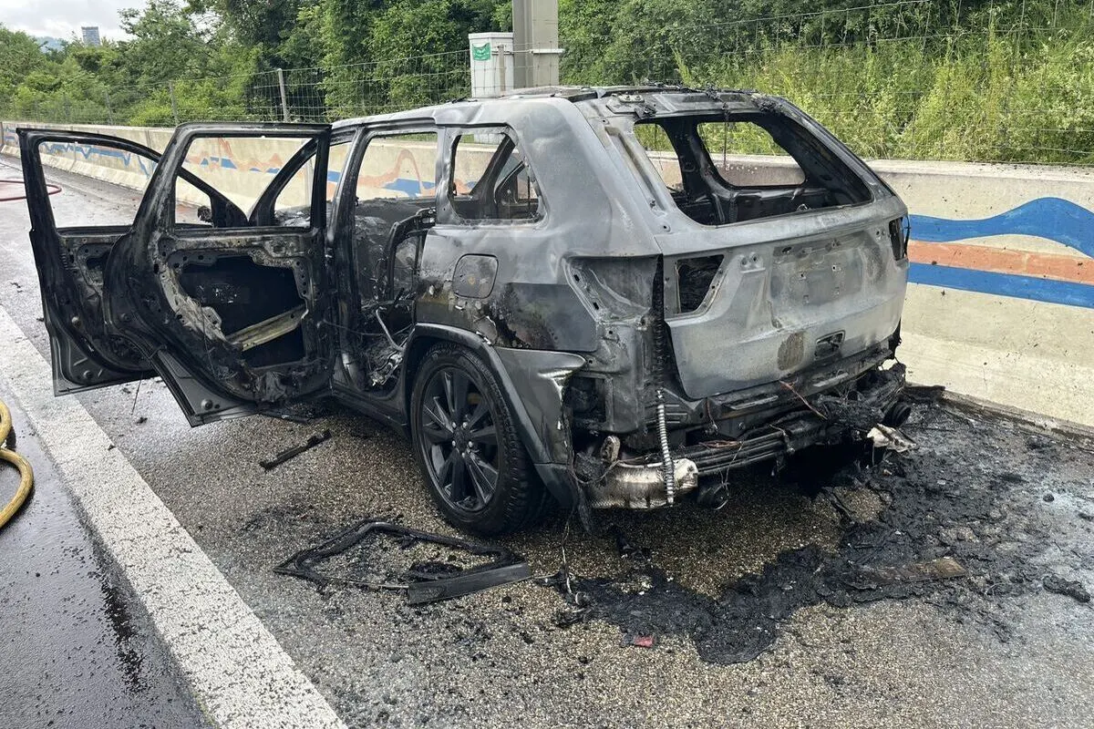 Augst BL/ A2 – Jeep in Vollbrand