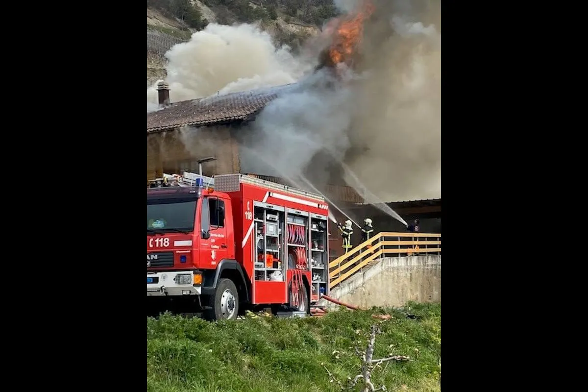 Conthey VS – Hoher Schaden an Chalet durch Brand
