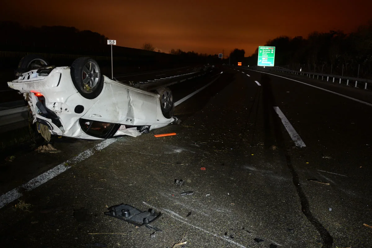 Giebenach BL - Autobahn A2 nach Selbstunfall gesperrt – eine Person verletzt