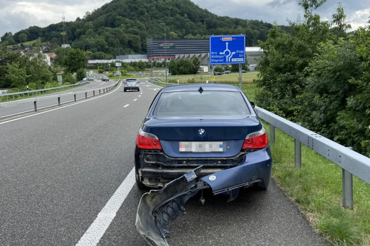 Mägenwil/A1 AG - 25-jähriger BMW-Fahrer baut stark alkoholisiert Unfall 