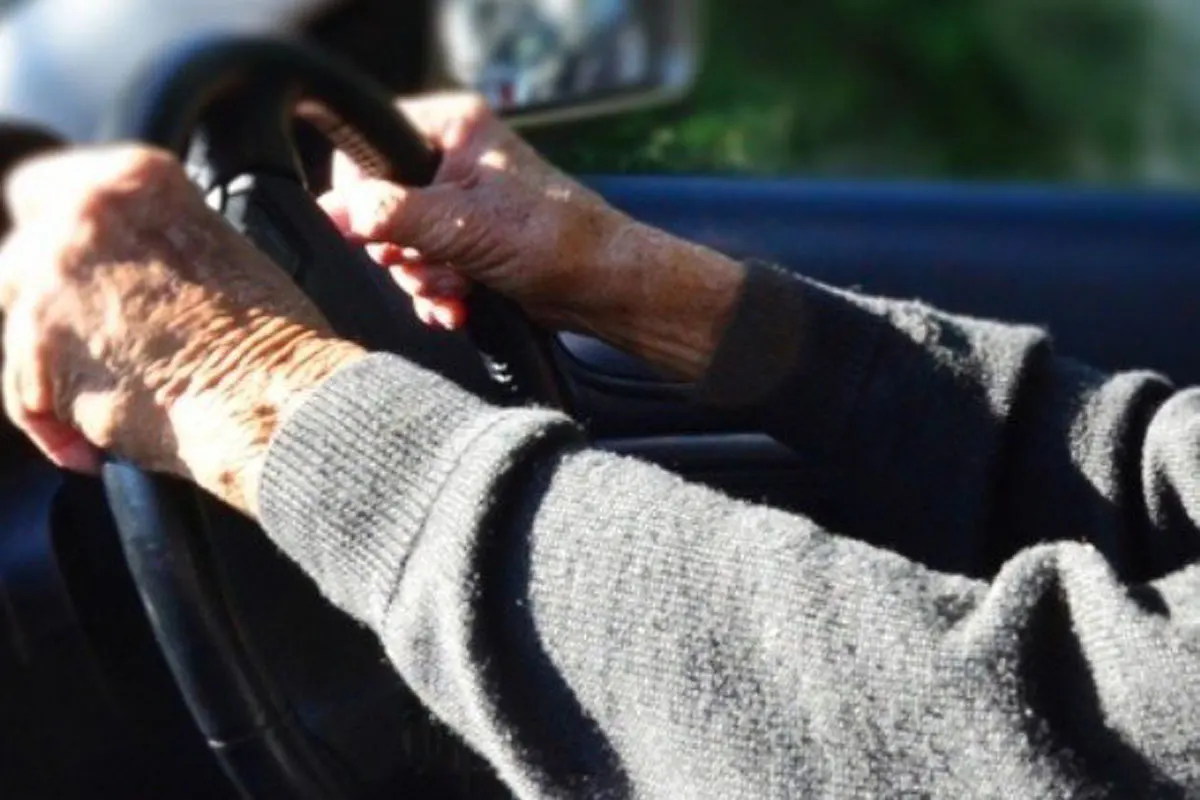 Nettetal-Lobberich - 90-Jähriger beschädigt neun PKW!