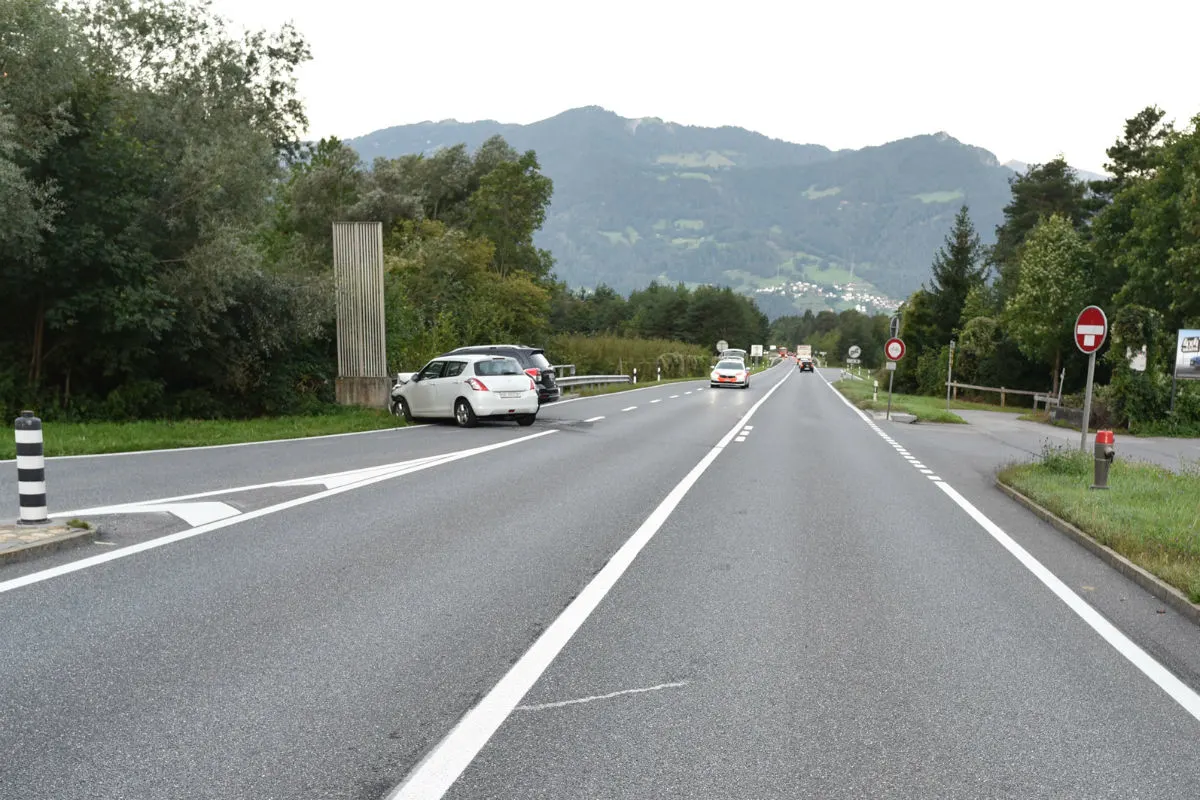 Landquart GR - Beim Überqueren der Strasse Auto übersehen