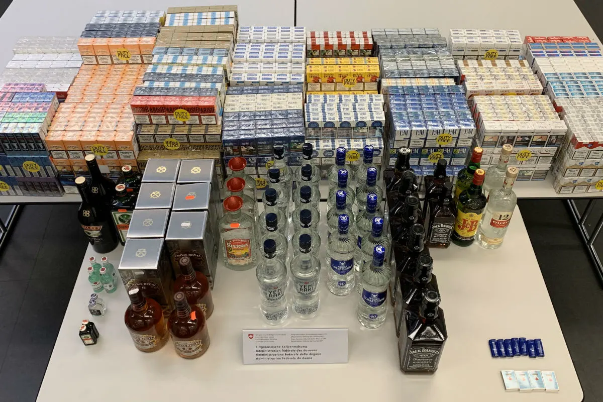 Dietlikon ZH - Zigaretten und Alkohol im grossen Stil geschmuggelt