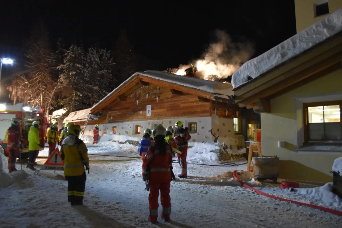 Brand in Silvaplana GR  - Hotel durch die Flammen beschädigt