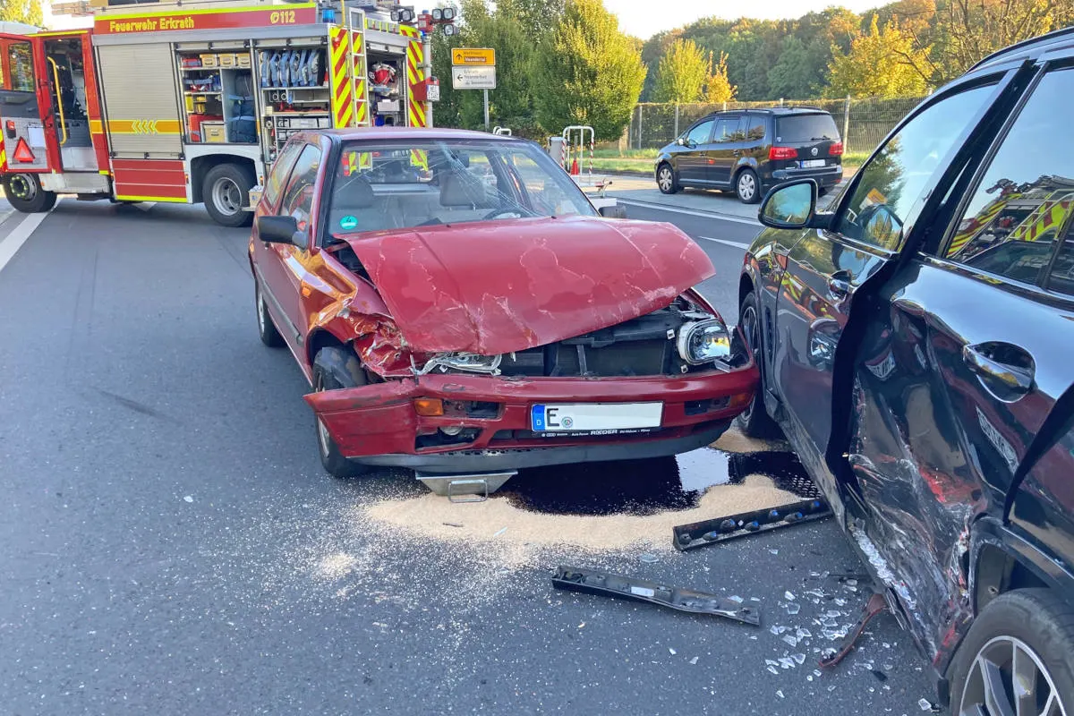 Erkrath – Personen- und Sachschaden durch Fehler beim Wenden