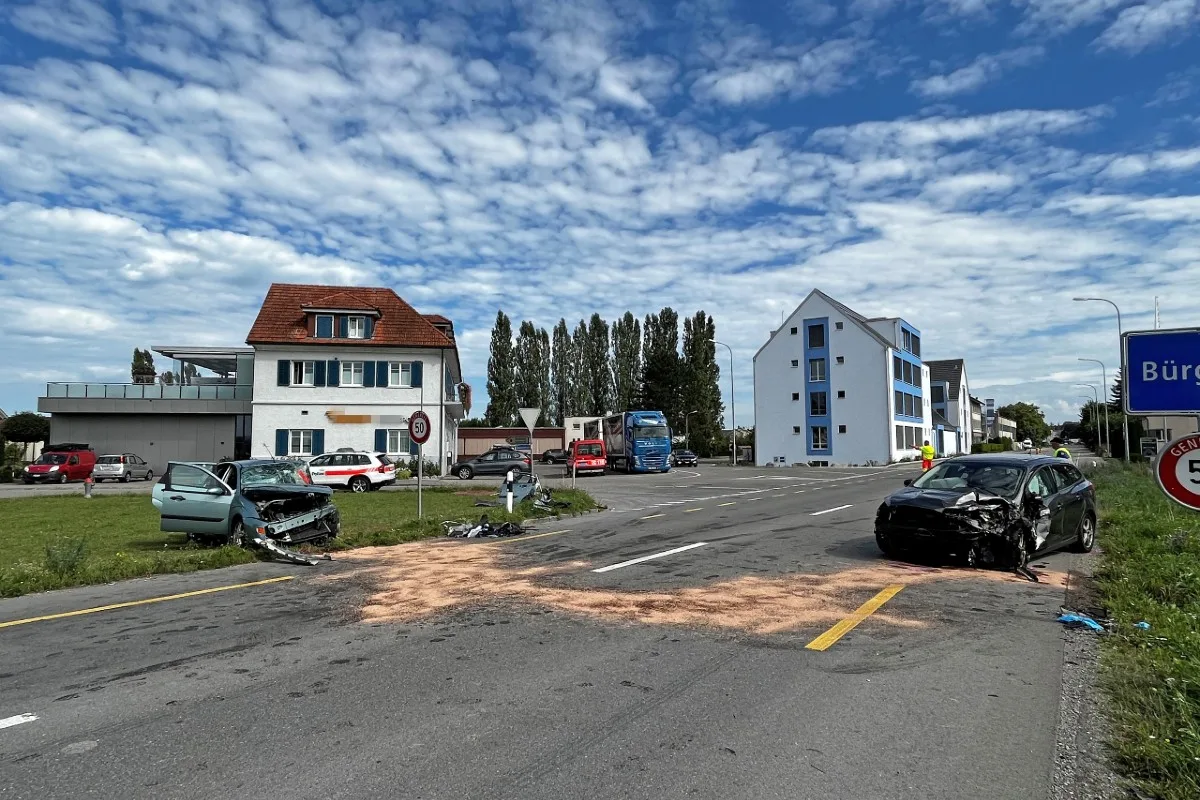 Bürglen TG - Frontalkollision nachdem ein Auto auf die andere Spur geraten ist