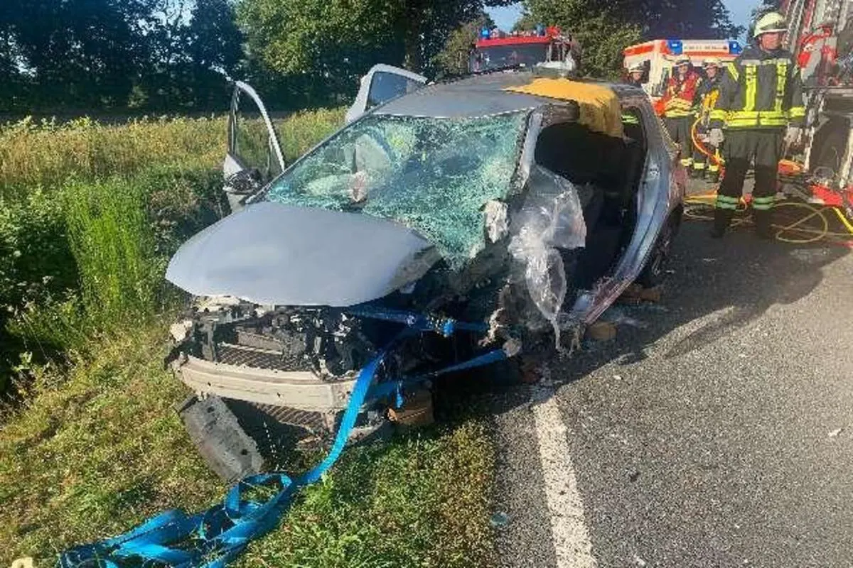 Unfall in Sauensiek NI - Eine Person schwer verletzt