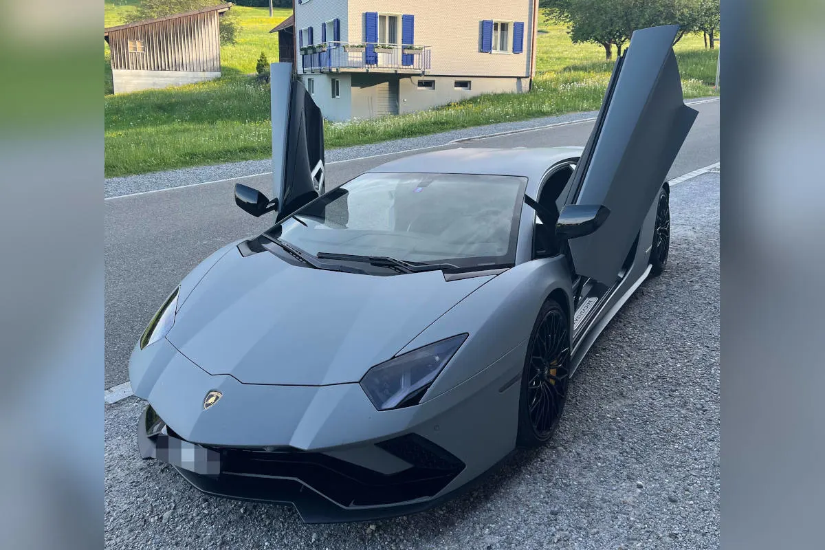 Flawil SG – 19-jährigen Raser mit Lamborghini aus dem Verkehr gezogen