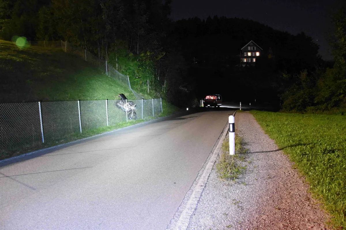 Mosnang SG - Motorradfahrer ohne Führerausweis verunfallt