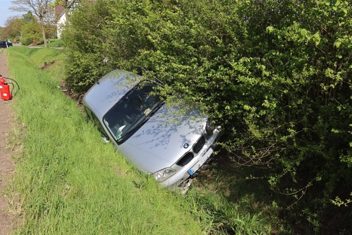 Verkehrsunfall in Spenge endet im Graben 