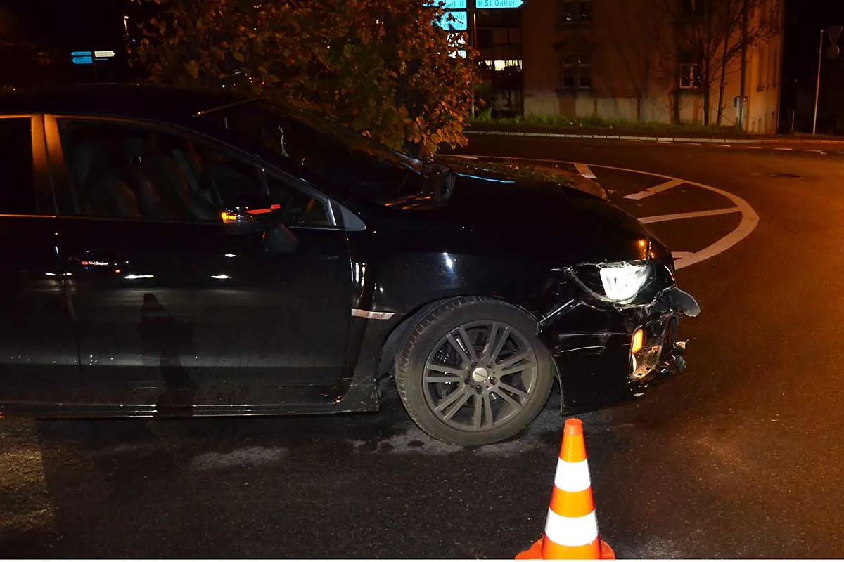 Verkehrsunfall in Herisau AR - Kollision zwischen zwei Personenwagen
