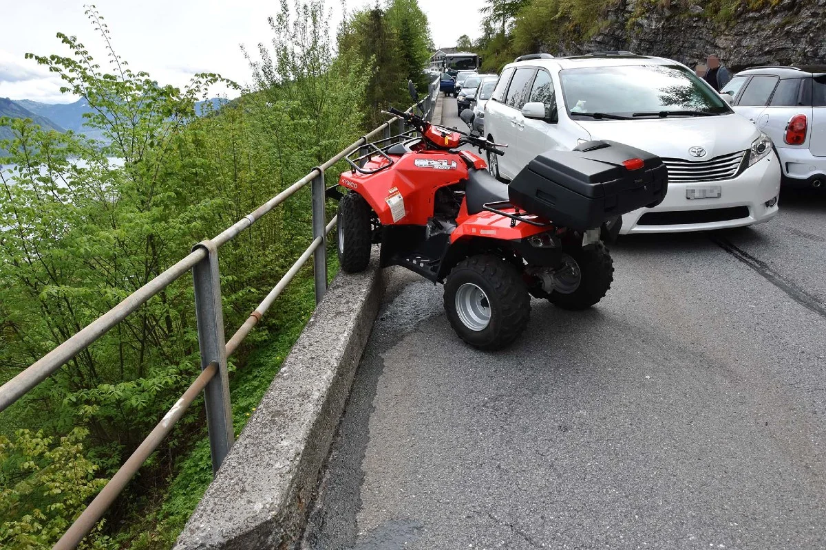 Emmetten NW - Quad-Lenkerin nach Unfall verletzt