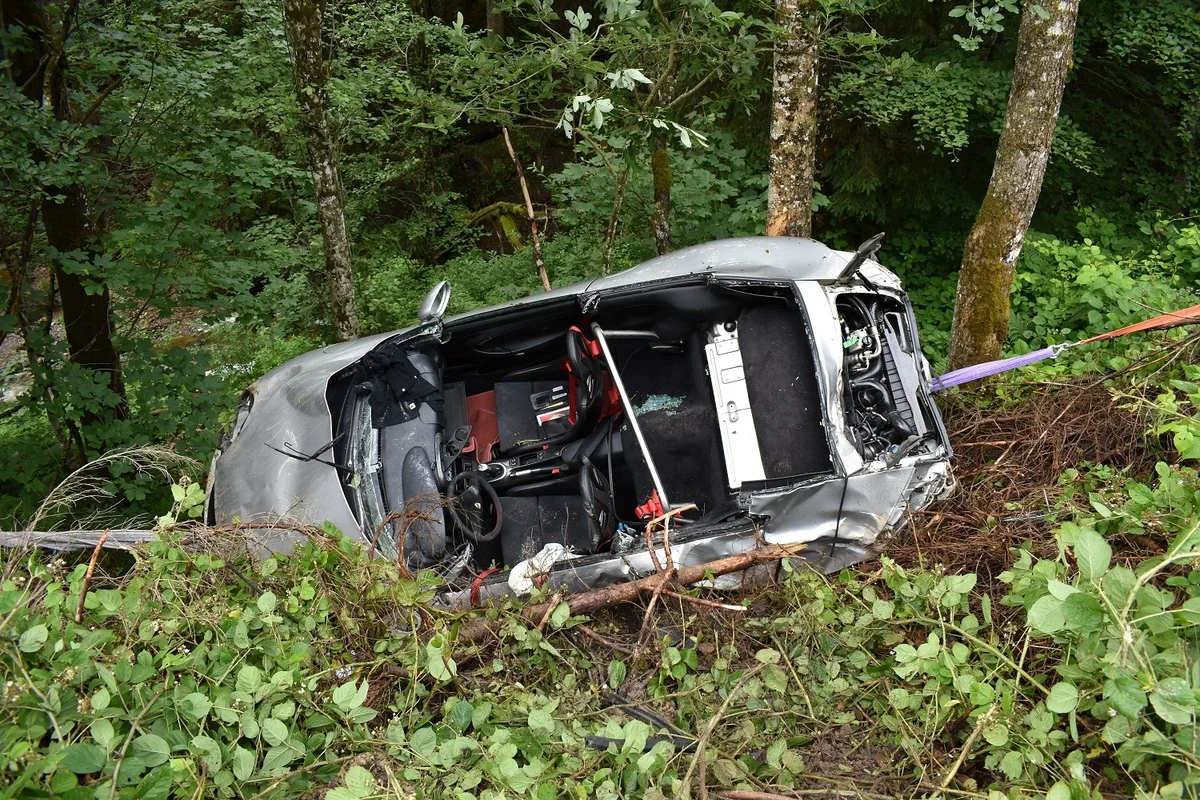 Schwerer Unfall in Urnäsch AR - Autofahrer verstirbt noch vor Ort 