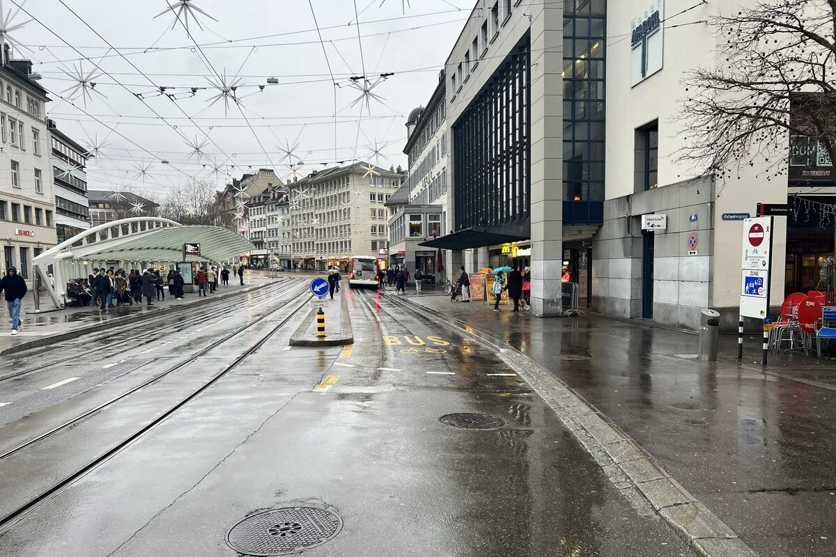 St.Gallen - 90-Jährige gegen Bus gestürzt