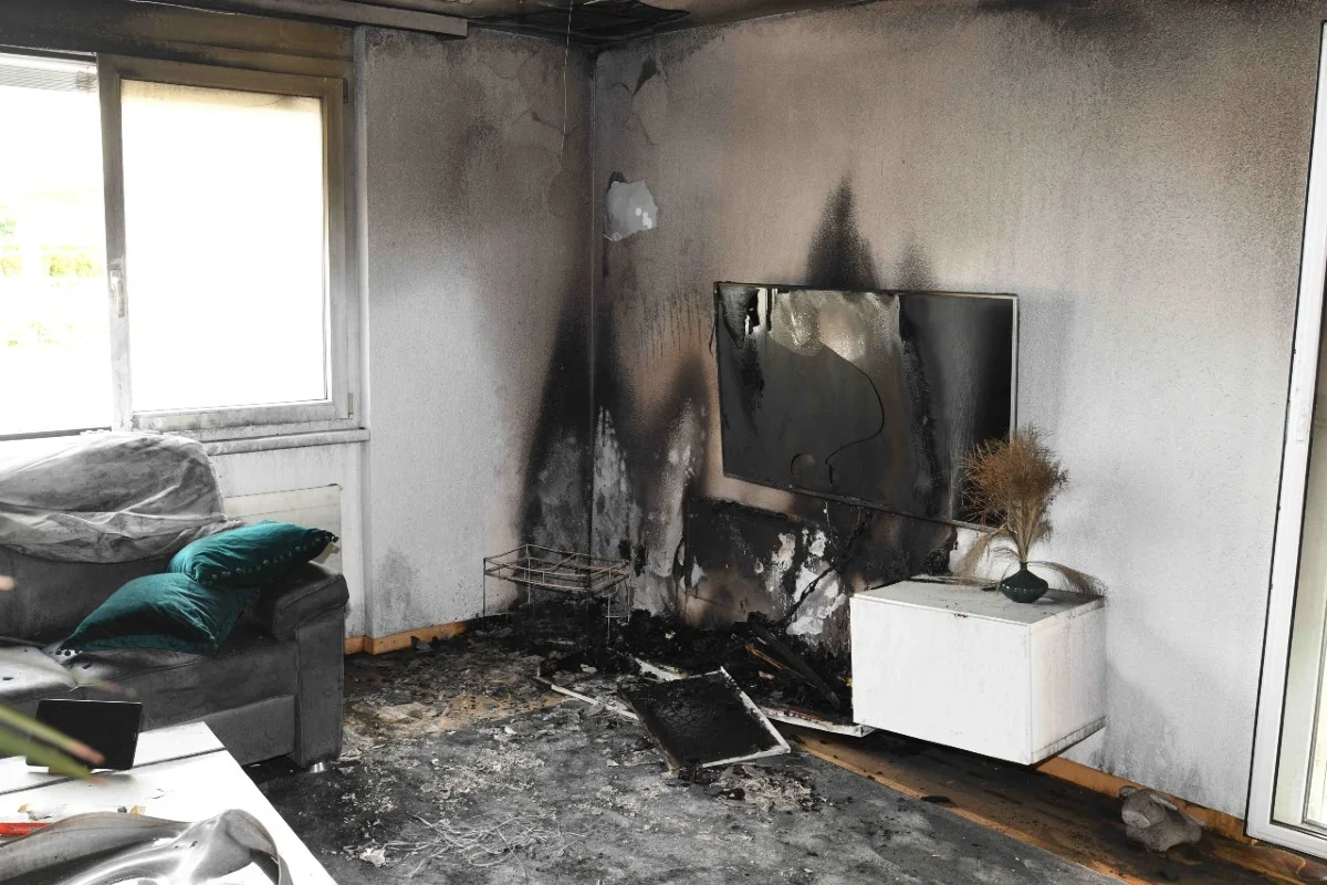 Diepoldsau SG - Wohnungsbrand in Mehrfamilienhaus wohl beim Fernseher der Ursprung