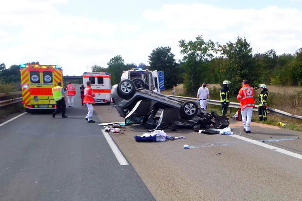 Ingelheim OT Heidesheim - PKW überschlägt sich - Autobahn voll gesperrt