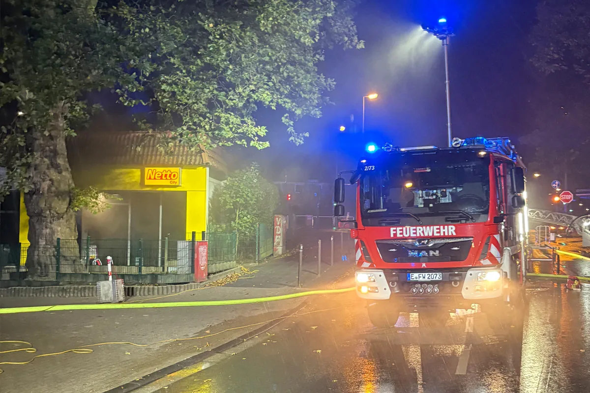 Essen NW – Supermarkt in Brand